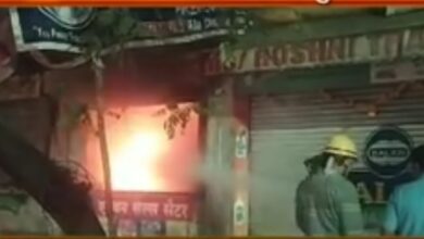 Photo of नागपुर में देर रात पटाखा दुकान में भीषण आग